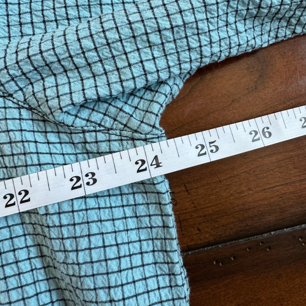 Light blue Ali Miles top with unique buttons - Picture 6 of 12